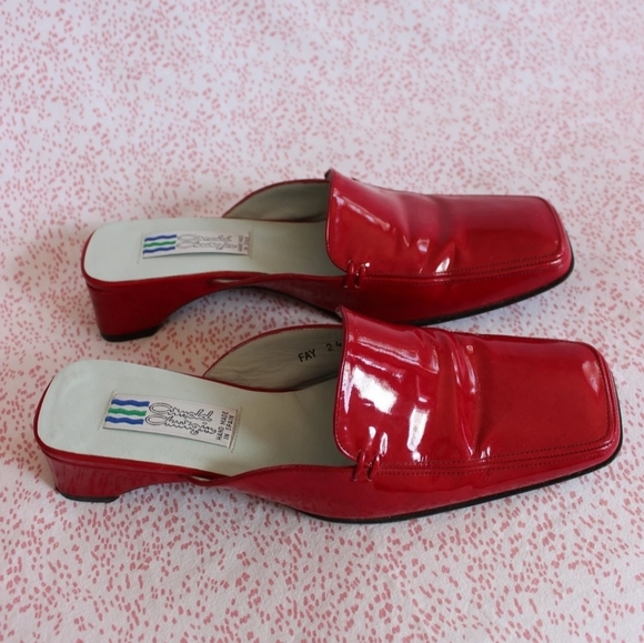Vintage Cherry Mules - Picture 2 of 3